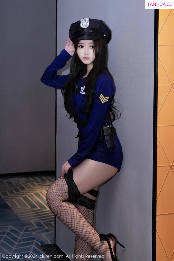   [XiuRen]高清写真图 2024.02.05 No.8066 奶茶味的包子 新人美腿第2张图片